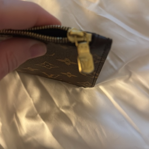 Receipt in photos! Authentic Louis Vuitton Large Loop * Like New* - Picture 7 of 8